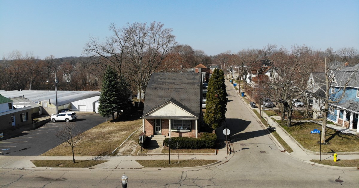 Commercial Property For Sale 1102 S Burdick, Kalamazoo, MI 49001